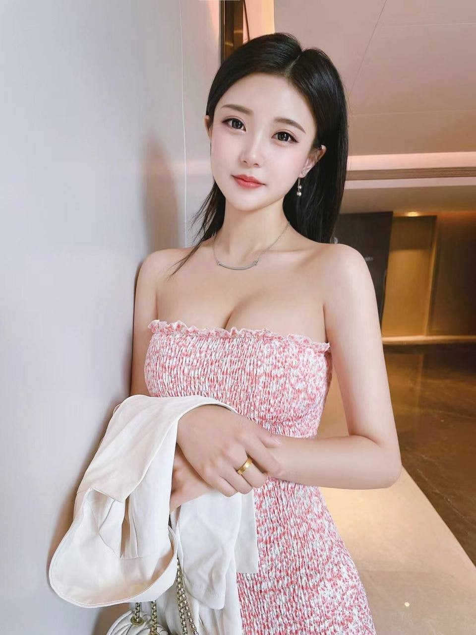气质出众外围女